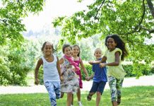 advantages of free range parenting