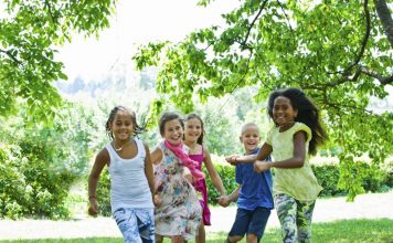 advantages of free range parenting