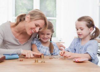 help teenagers manage money