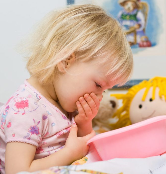 children vomiting, causes children vomiting, food poisoning, food allergies