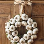 Garlic wreaths
