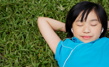 sleeping with earphones in
