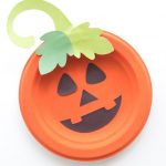 paper plate pumpkin