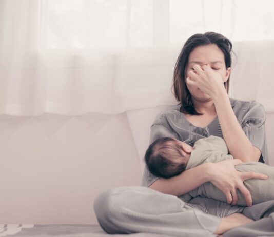 postpartum insomnia symptoms